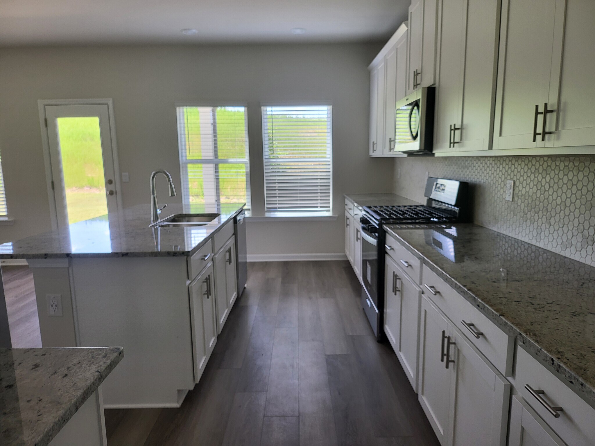 Granite Countertops - 250 Sope Creek Cir