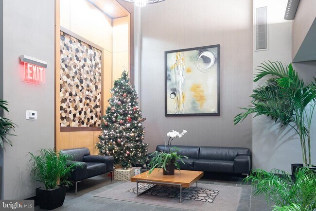 Building Photo - 1425 Locust St