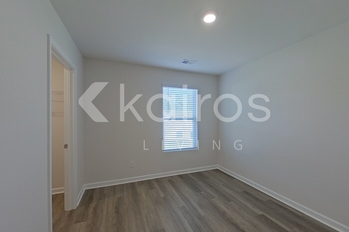 Building Photo - 126 Inez Ave