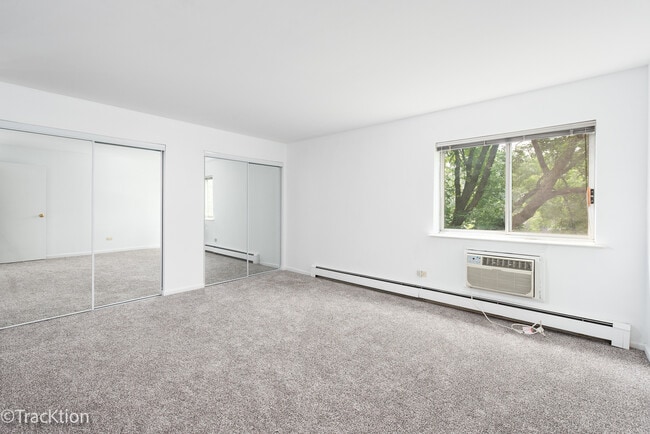 Building Photo - 1301 S Finley Rd