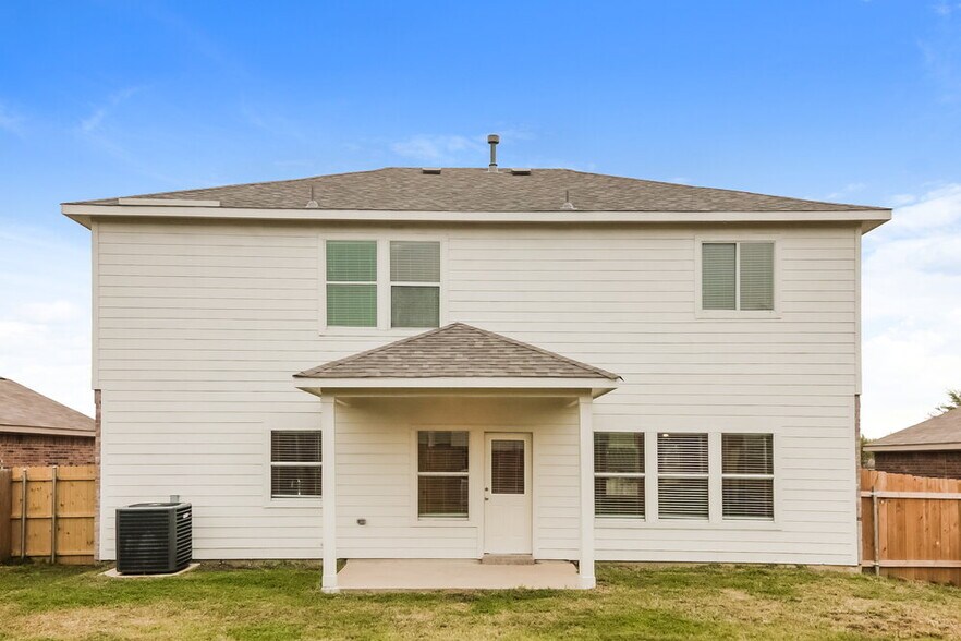 Building Photo - 2026 Gardenia Dr