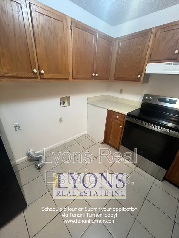 Building Photo - 1100 S Gordon Ave