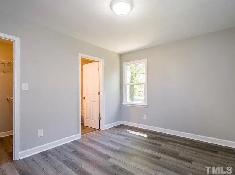 Building Photo - Room in House on Harmony Ct