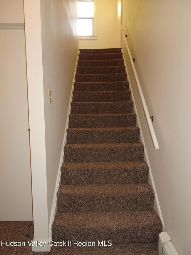 Building Photo - 5 Old Ln