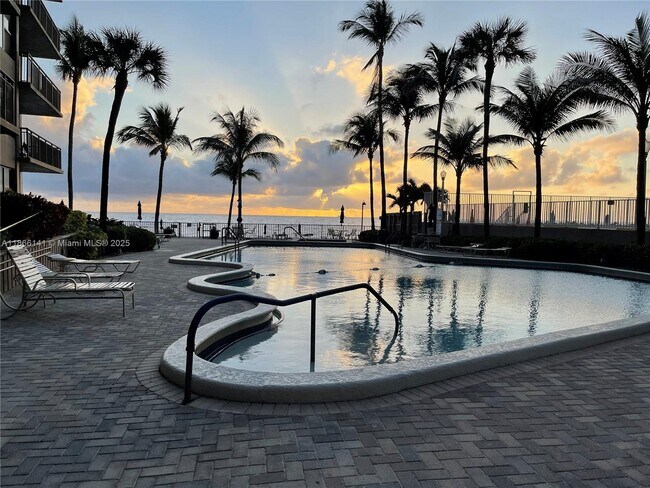 Building Photo - 3800 Galt Ocean Dr