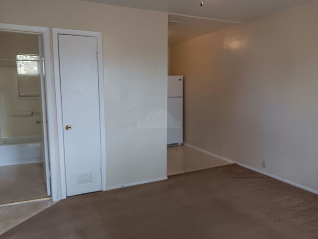 Building Photo - 1406 Bundrant Dr