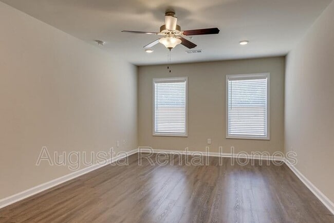 Building Photo - 2507 Otter Run