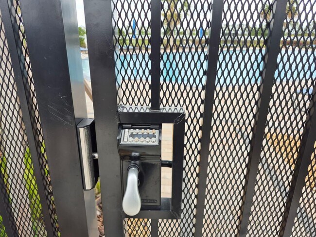 Building Photo - 2099 Babbling Brk Blvd