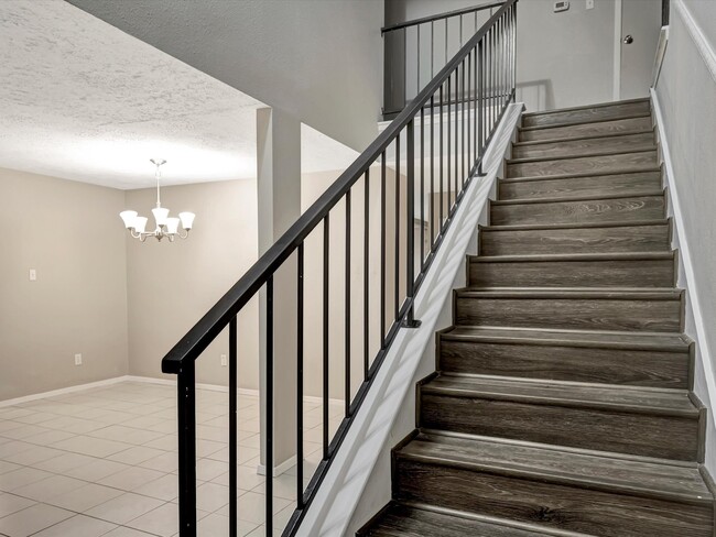 Building Photo - 2312 Meade Ct