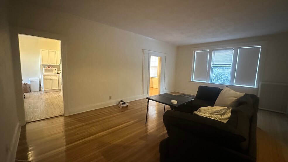 Building Photo - 18 Alton Pl