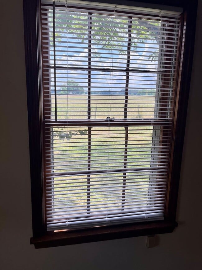 Building Photo - Spacious Living Near UGA in Desirable Oconee County!