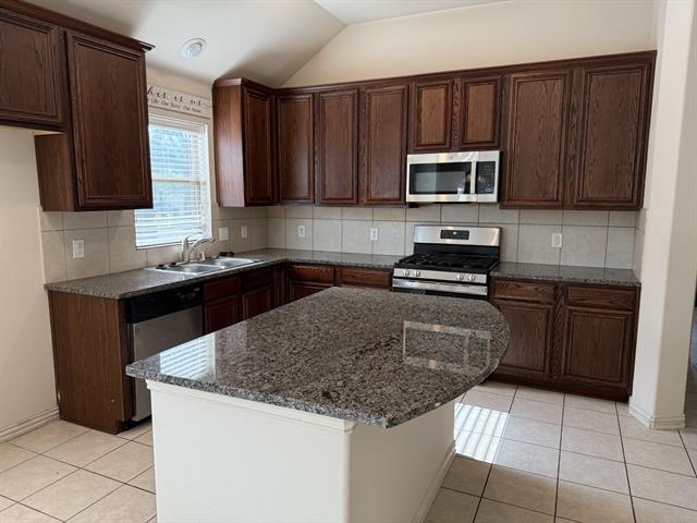 Building Photo - 5121 Hidden Knolls Dr