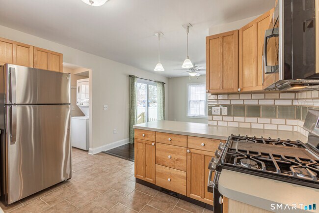 Building Photo - 15 Cowles St