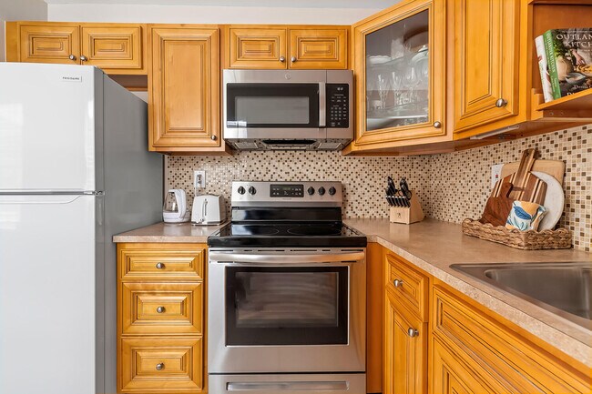 Building Photo - 314 Normandy Ln
