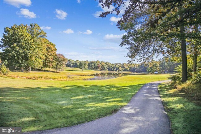 Building Photo - 12103 Greenway Ct