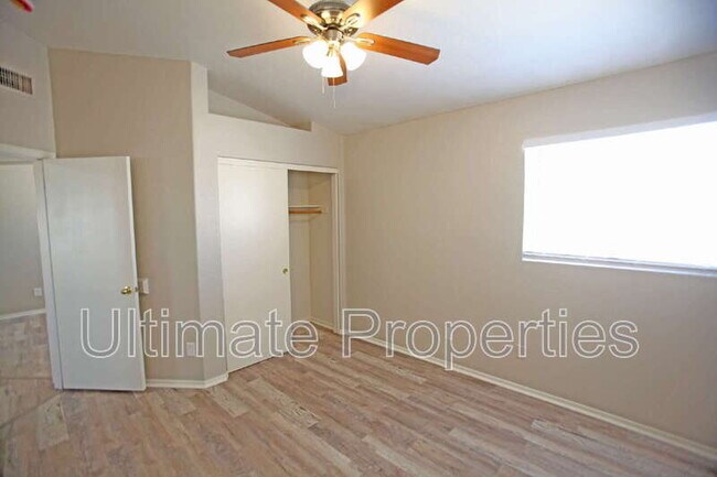 Building Photo - 8537 W Windsor Dr