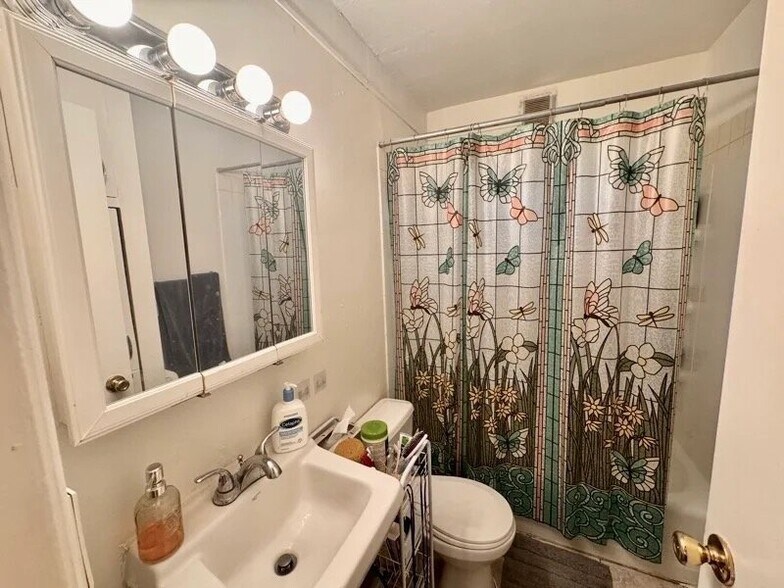 Building Photo - 102 N Lincoln Ave