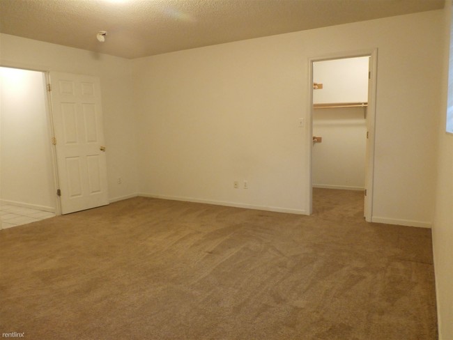 Building Photo - 3 br, 2 bath Condo - 313 Hannah Dr