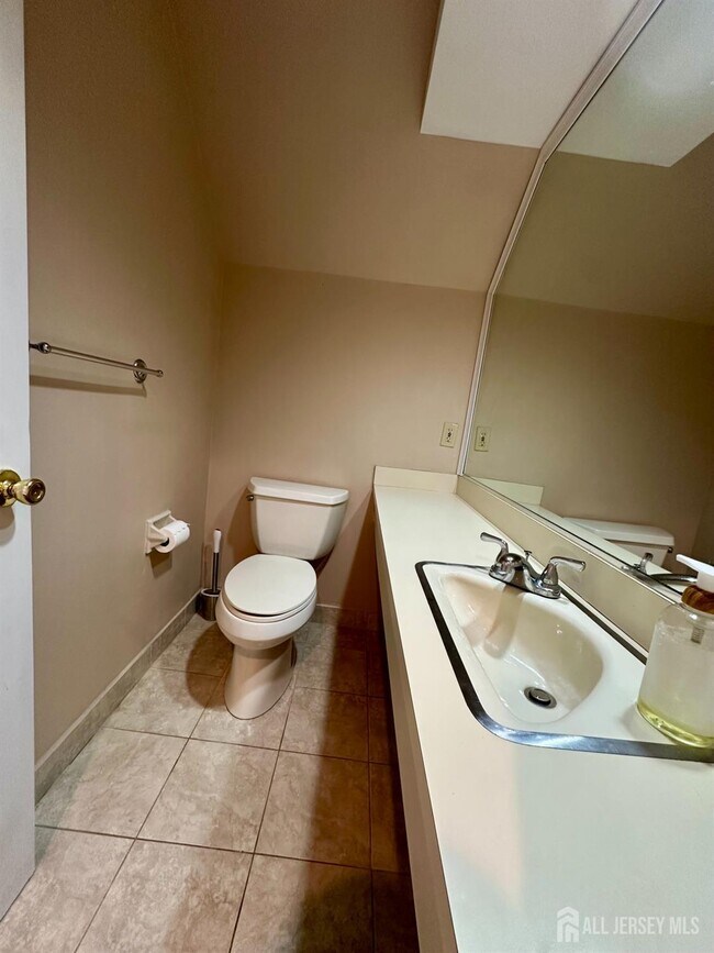 Building Photo - 435 Meade Ct