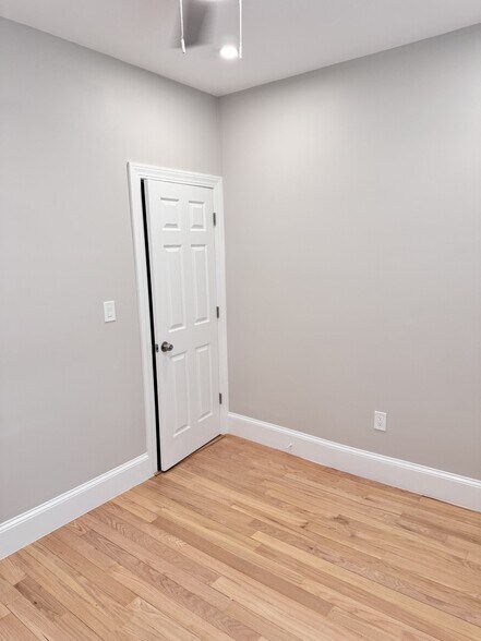 Apt 12 - 35 Brookline St
