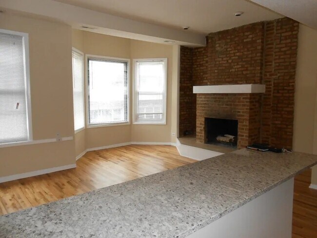 Building Photo - 2523 N Lincoln Ave