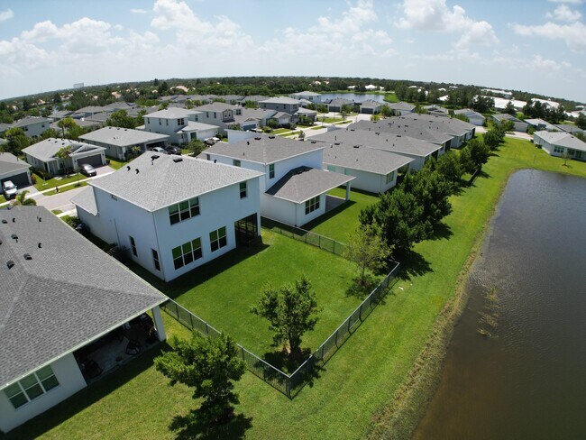 Building Photo - 10696 SW Estella Ln