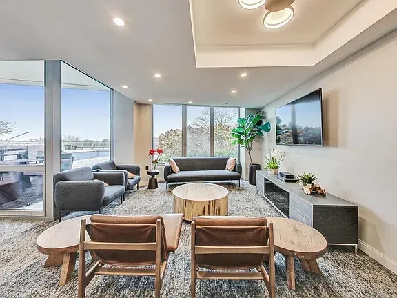 Building Photo - 1235 S Prairie Ave