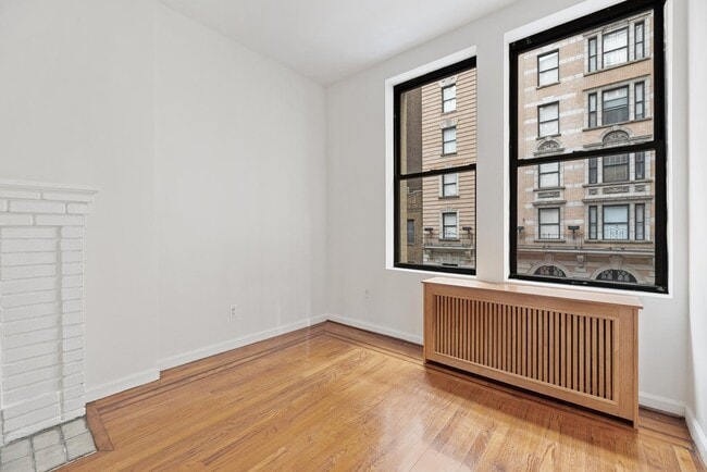 Building Photo - 121 Madison Ave