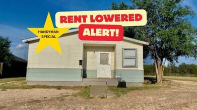 Building Photo - Handyman Special $0 First Month's Rent / “You fix, you SAVE BIG!!” Contact Mayshell for details: ...