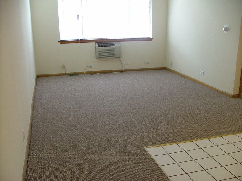 Building Photo - 7406 Randolph St.