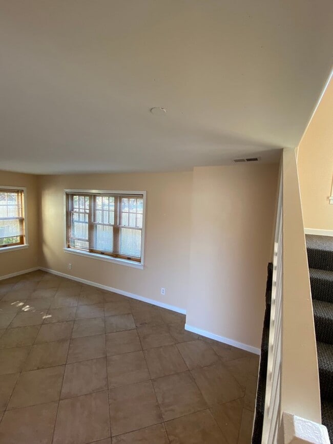 Building Photo - 6736 Sueno Rd