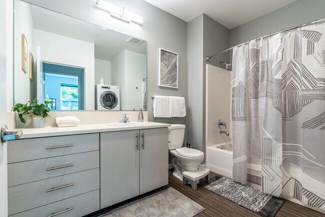 Building Photo - 1717 22nd Ave