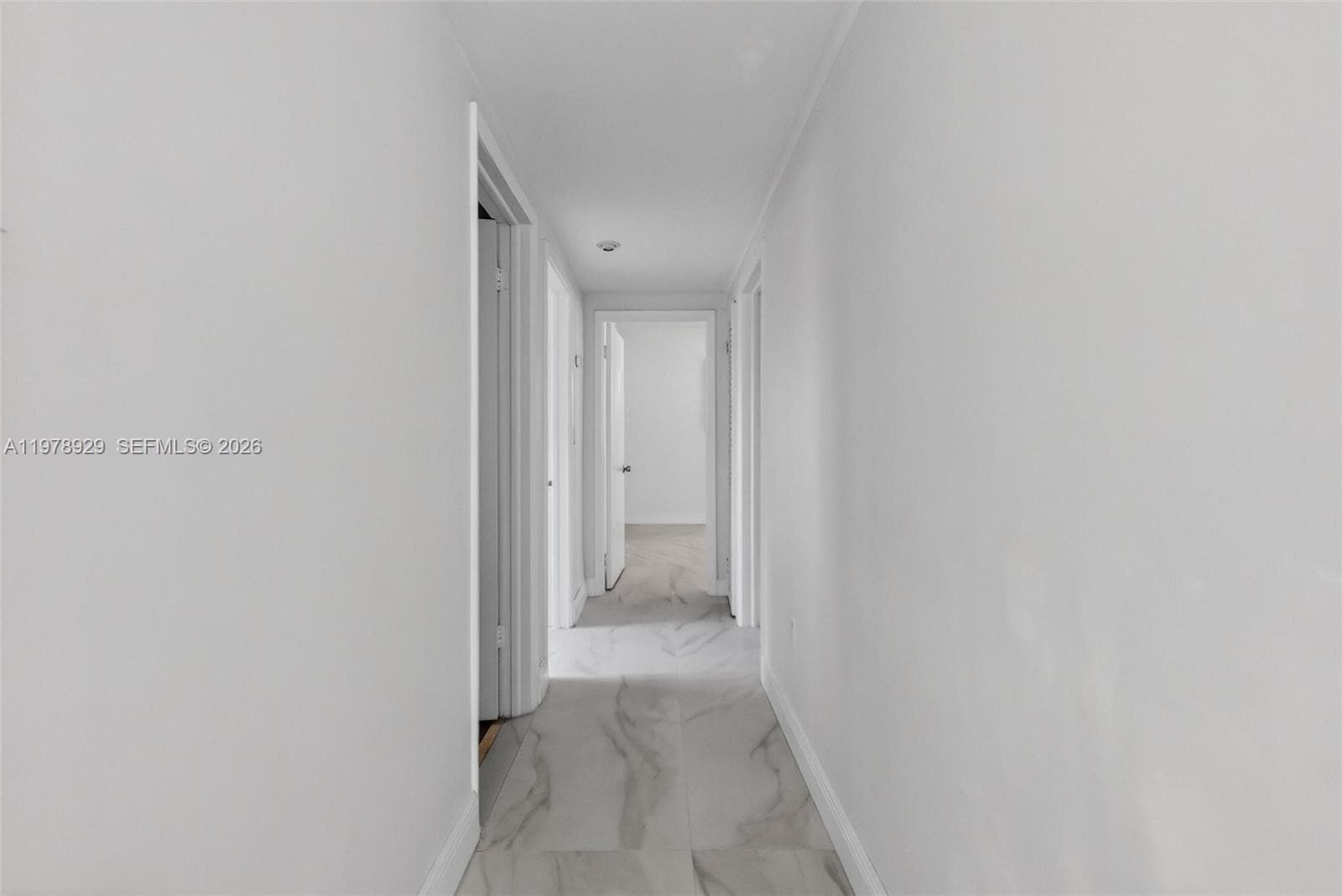 Building Photo - 1470 N Treasure Dr