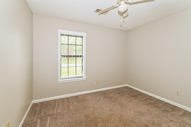 Building Photo - 6770 Starkenburg Ln