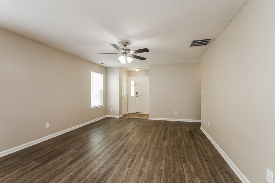 Building Photo - 522 Venus Dr