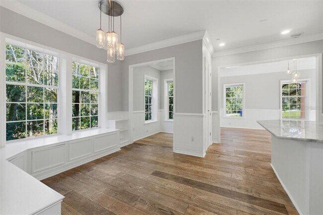 Building Photo - 815 Lake Evalyn Dr