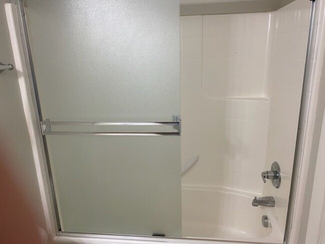 Building Photo - Light and bright one bedroom near PSU in S...