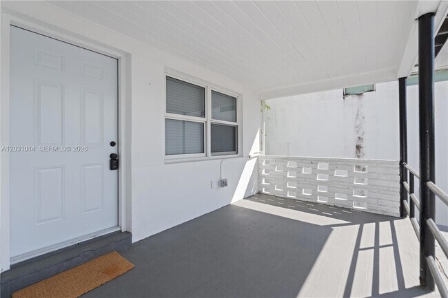 Building Photo - 2240 SW 16th Ct