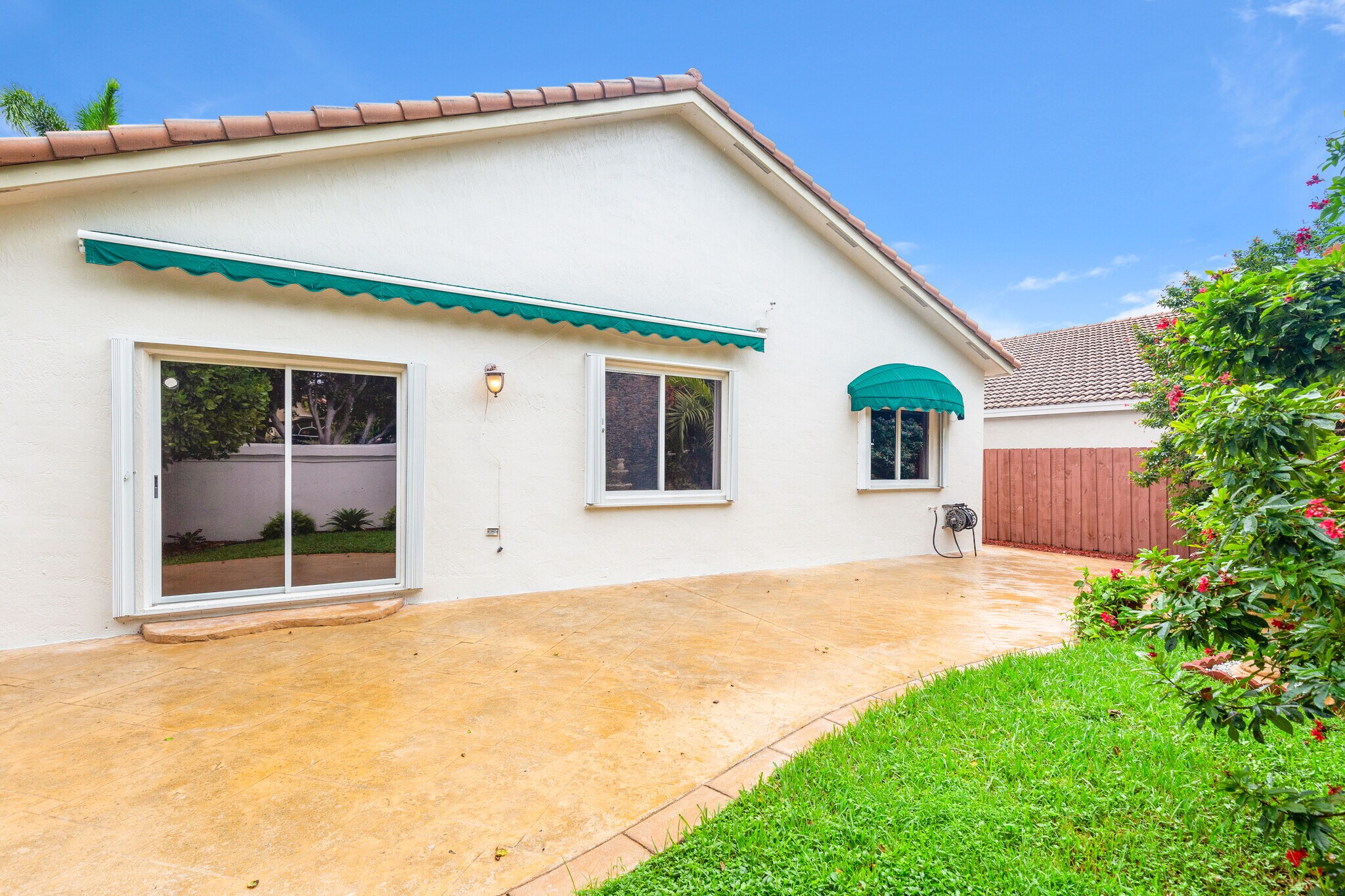 Building Photo - 5334 NW 111th Ct