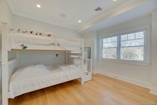 Building Photo - 165 Marine Pl