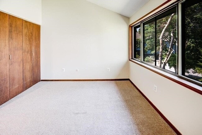 Building Photo - 296 Brown Bear Crossing