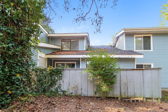 Building Photo - 819 Park Villa Way