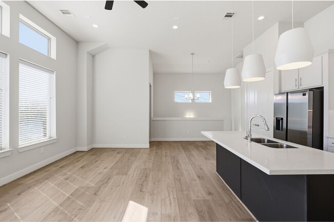 Building Photo - 2948 Alice St