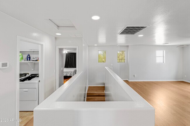 Building Photo - 40893 W Bedford Dr