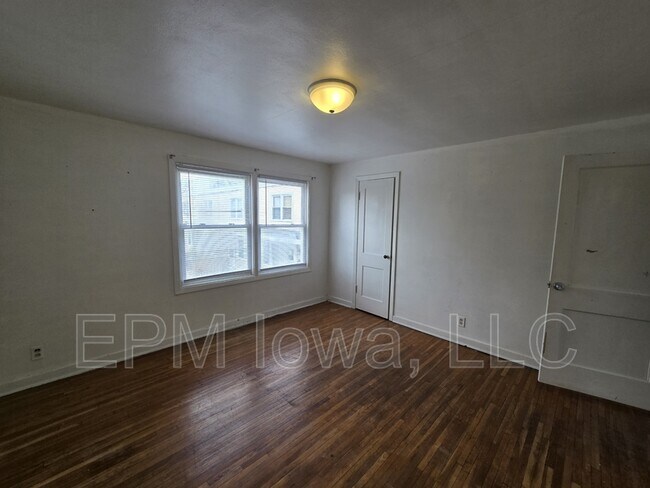 Building Photo - 269 Madison St