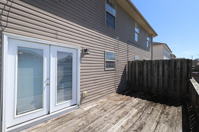 Building Photo - 625 Miles Rd