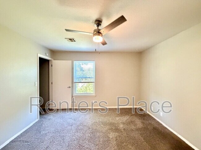 Building Photo - 5707 S Yukon Ave