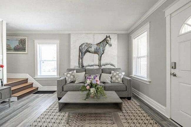 Building Photo - 6056 Clemens Ave