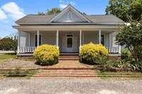 Building Photo - 106 W Ivey St