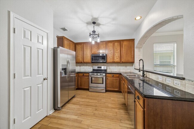 Building Photo - 6218 Lovage Ave